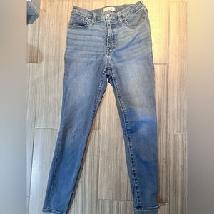 Madewell Roadtripper Skinny Jeans
Size 28